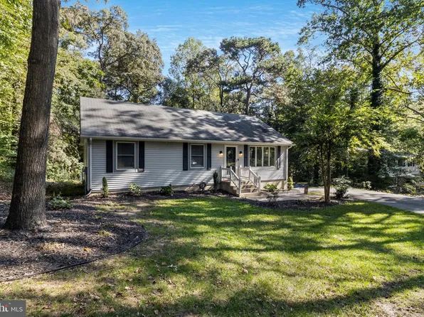 5822 Long Beach Dr, Saint Leonard, MD 20685