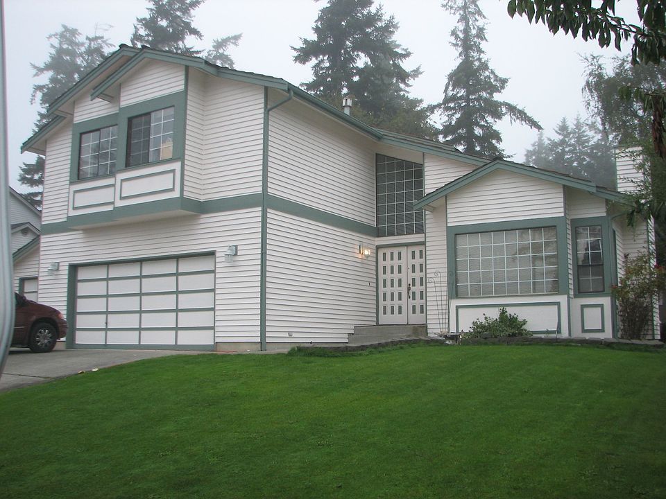 1st image of 780 SW Barrington Dr