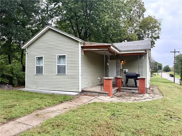 723 S 18th St, Saint Joseph, MO 64507