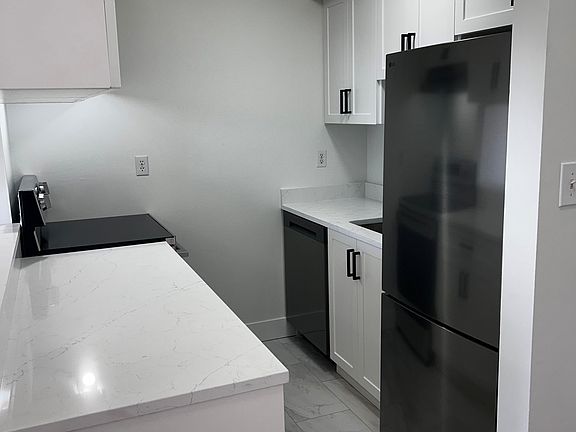 4th image of 20454 53rd Ave #103