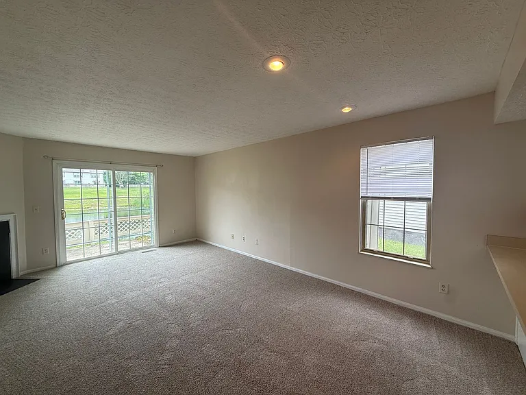 5931 Shadow Lake Cir — Photo 14