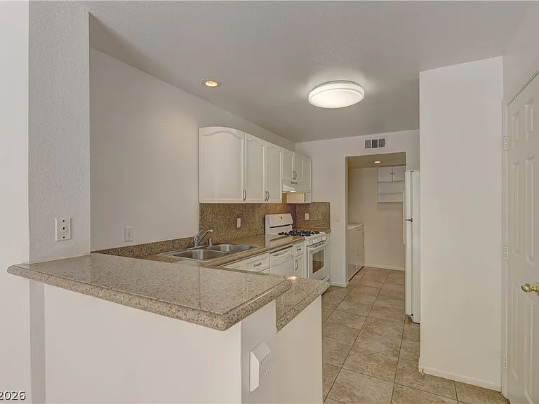 8428 Majestic View Ave — Photo 15