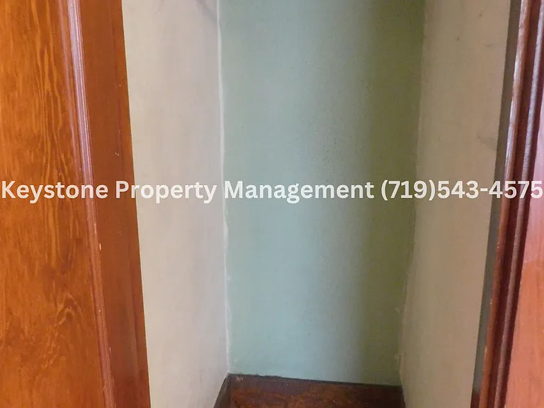 1233 Berkley Ave — Photo 4