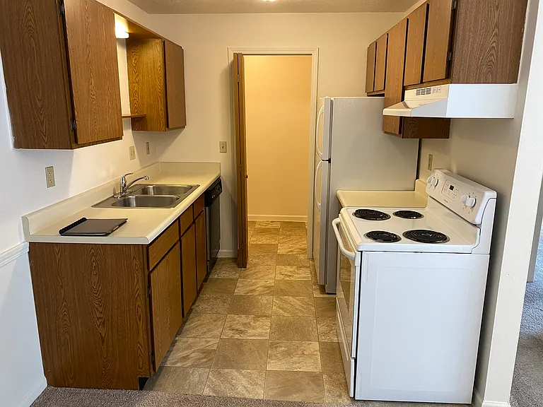 Autumn Ridge Apartments — Photo 20