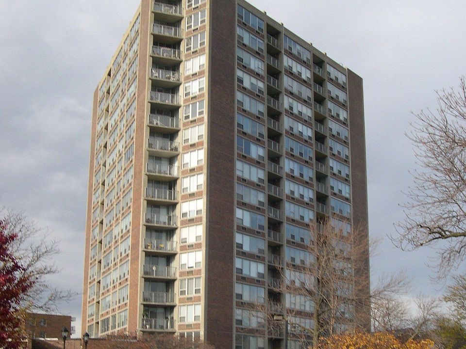 1st image of 3925 Triumvera Dr APT 2E
