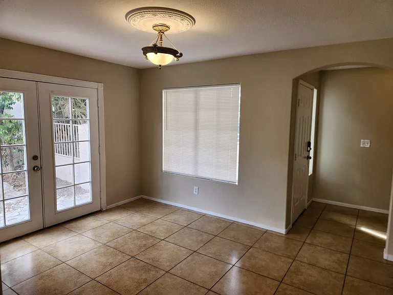 5724 Royal Castle Ln — Photo 9