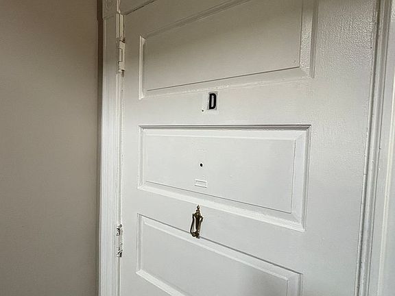 2nd image of 1003 N Charlotte St APT D
