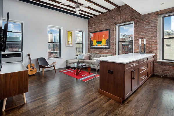 Sold by Compass | media 9