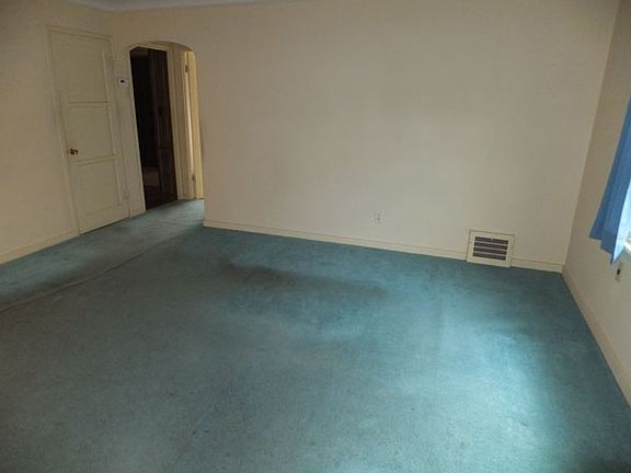 2nd image of 8611 Morton Ave