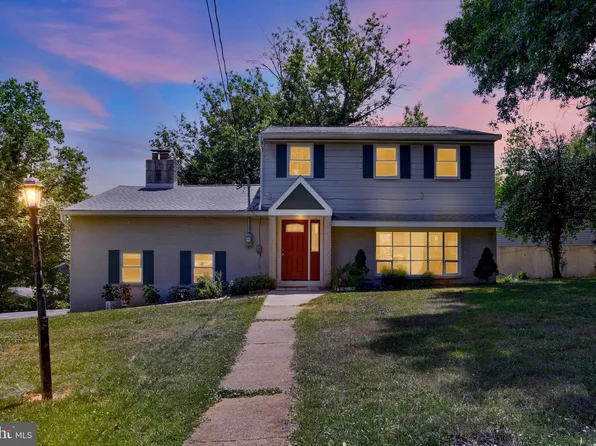 6141 Pine Knoll Dr, Harrisburg, PA 17111