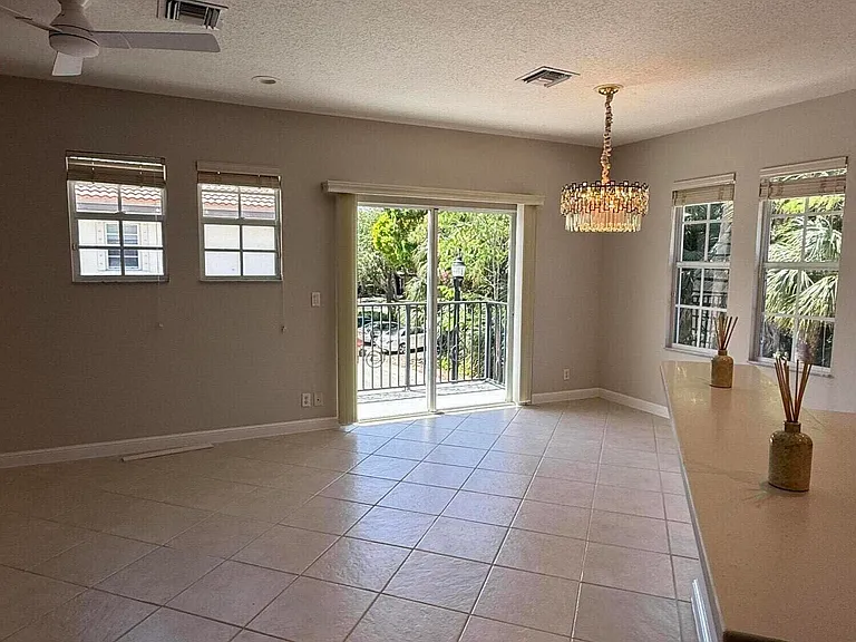 233 Evergrene Pkwy — Photo 7