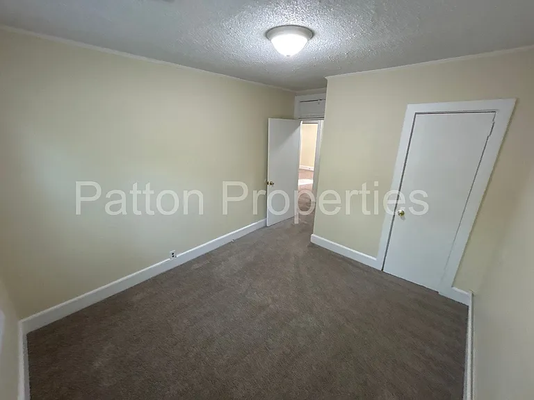 1401 Kinderway & 4300-4302 Wentworth - Inside CoC - R09214-07-01 — Photo 10