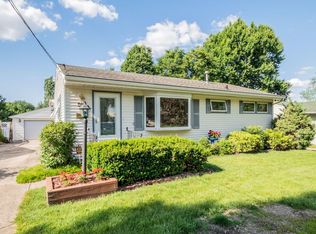 2724 Wedgewood Rd, Des Moines, IA 50317