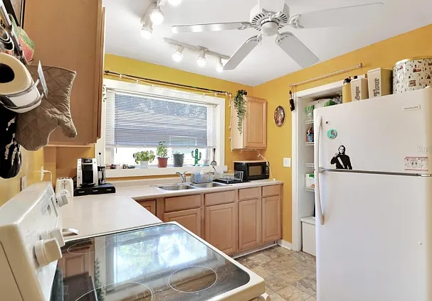 5 bed, 1200 sqft, $2,900 — Photo 4