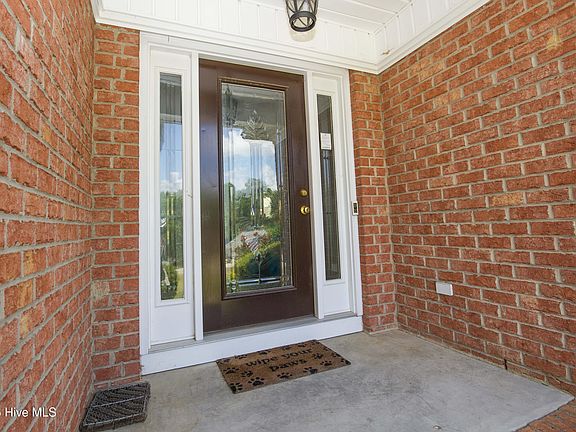 2nd image of 340 Queens Cove Way