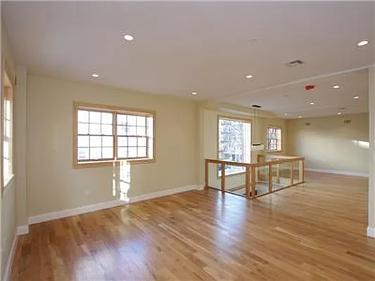 Sold by Exclusive Properties Sotheby's International Realty | media 16