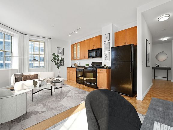 3rd image of 63 Wall St APT 613