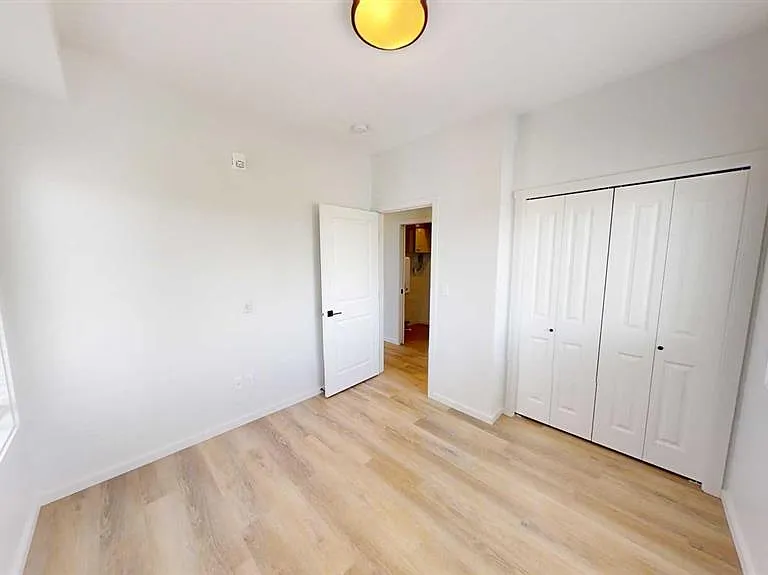 10101 105th Ave #101 — Photo 12
