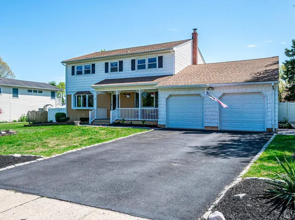 16 London Dr, East Brunswick, NJ 08816