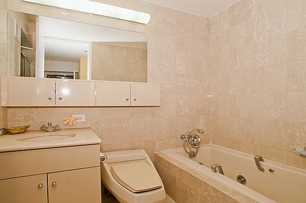 Rented by Sumitomo Real Estate Sales | media 11