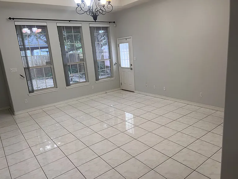 2712 Selena St — Photo 8