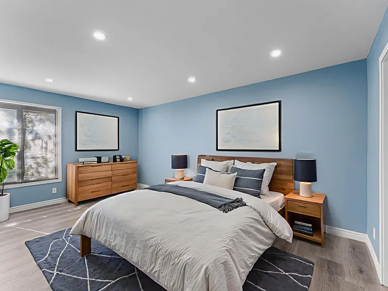 15511 Sherman Way #1 — Photo 2