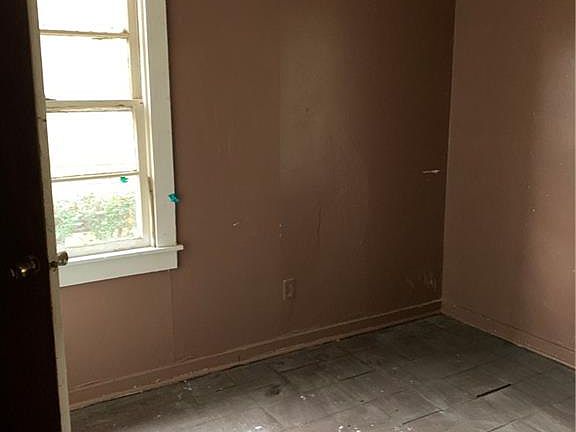 5th image of 476 E 83rd St
