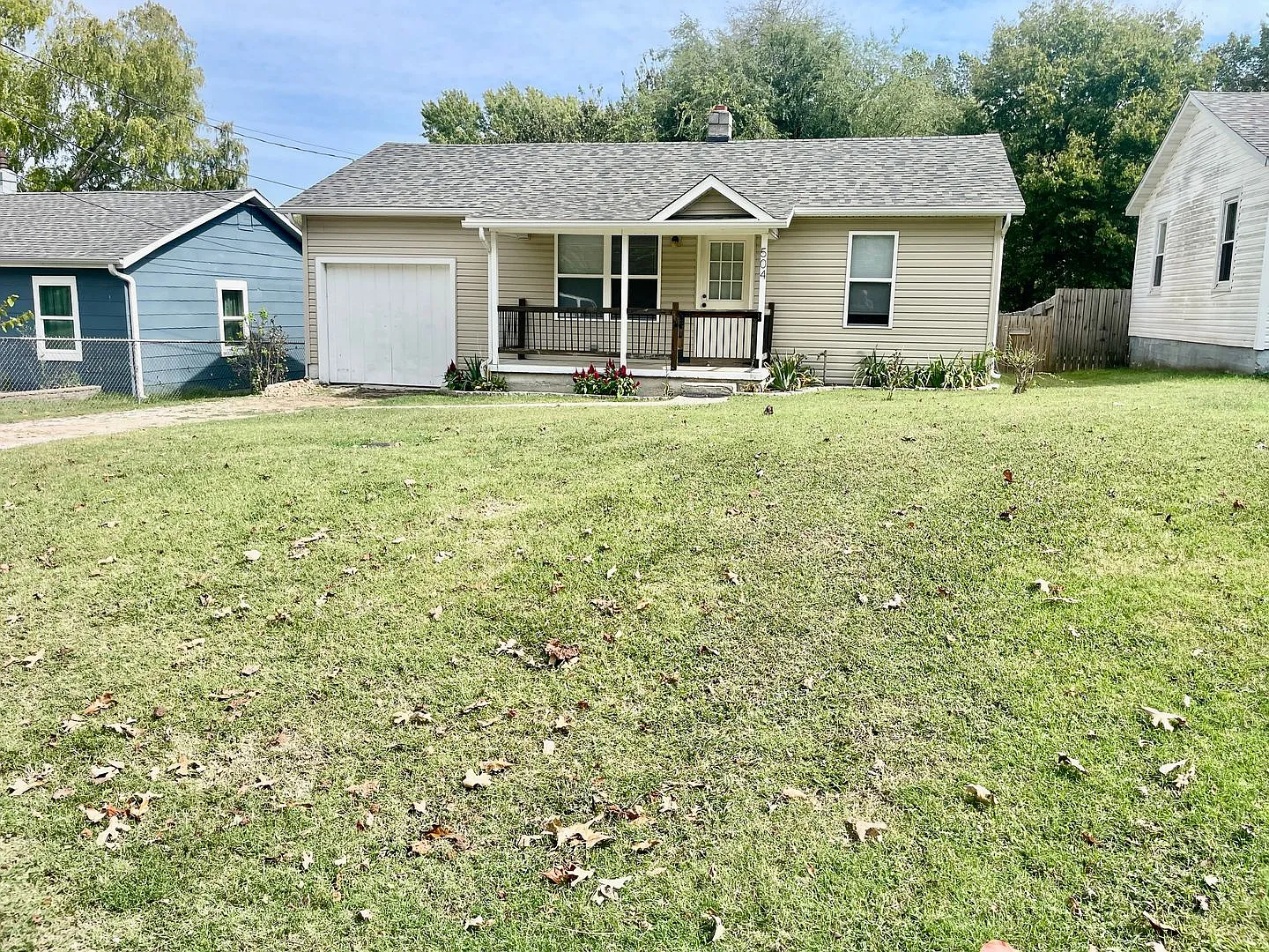 Ozark - 504 S. Tenth Ave. - 1 Small Pet Negotiable - Call Office For Showing Information — Photo 1