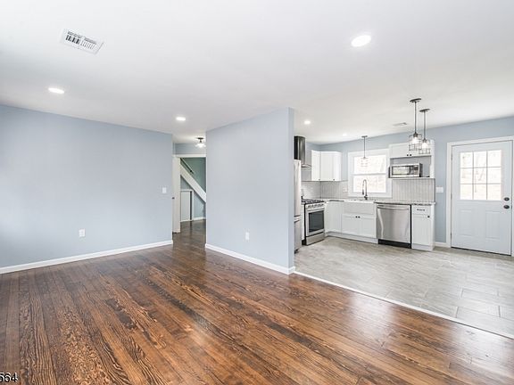5th image of 6 Jordan Dr