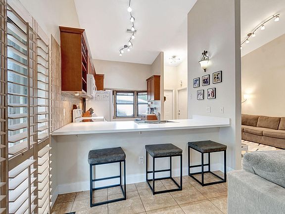 2nd image of 11 Verwood Way