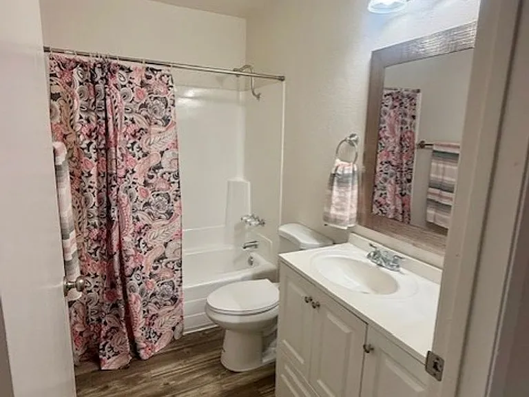 Anza Oaks Apartments — Photo 22