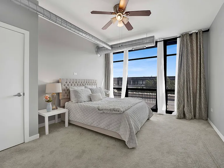 1150 W 15th St #418 — Photo 15