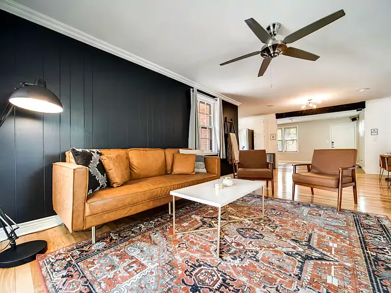 302 Lynn Dr — Photo 3