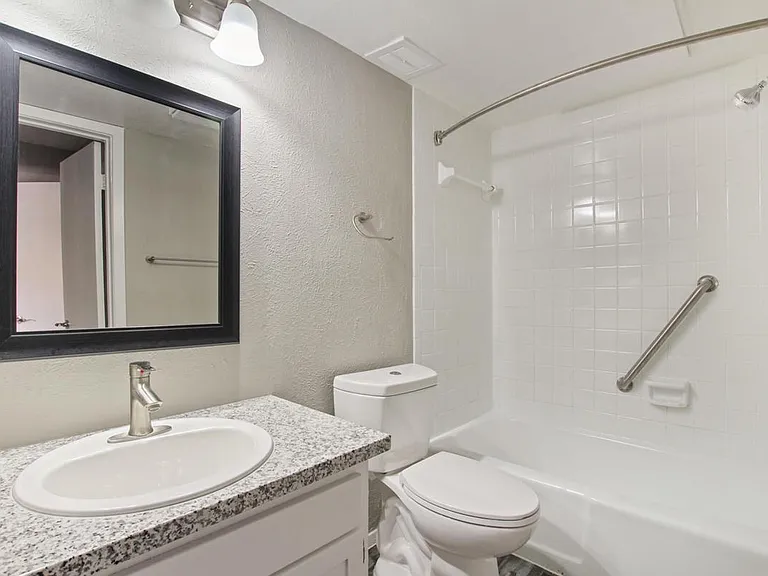 Camelot Apartments — Photo 27