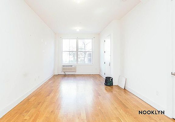 2nd image of 36 Meserole St #1