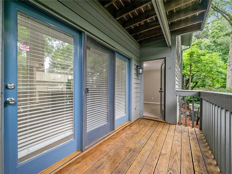 113 Tuxworth Cir — Photo 36