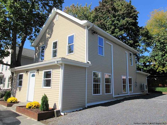 3rd image of 39 Clermont St