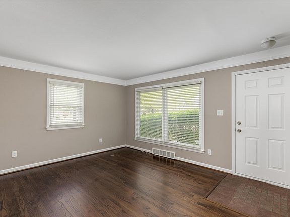3rd image of 4410 Rosewold Ave