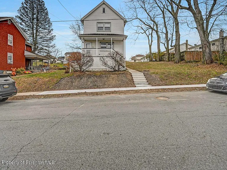 2725 Cedar Ave — Photo 22