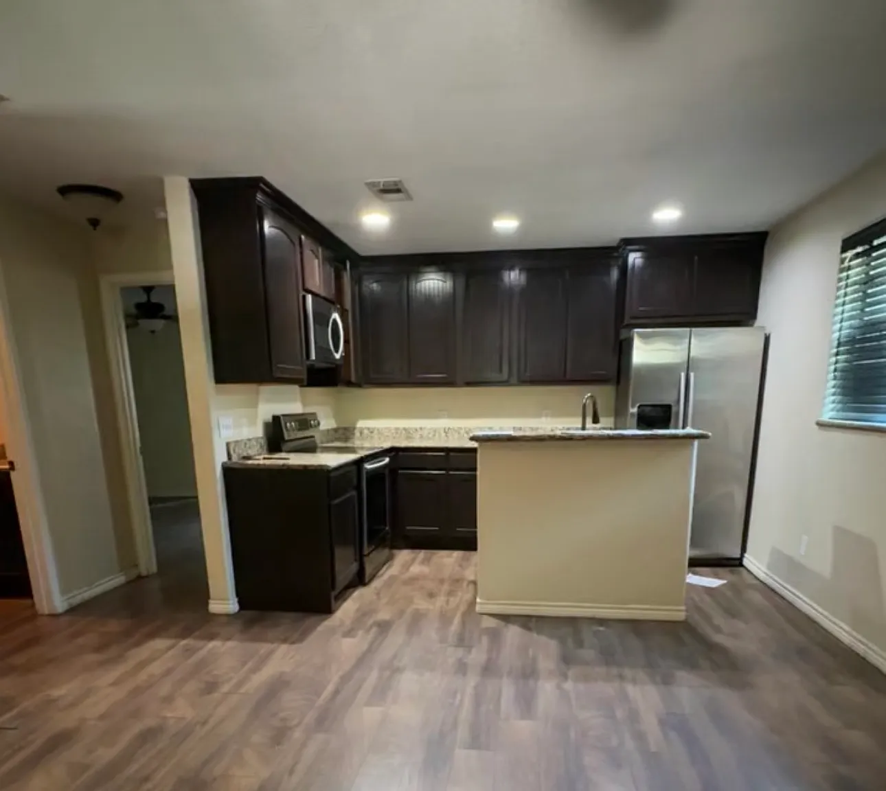 2 bed, 1200 sqft, $1,600 — Photo 1