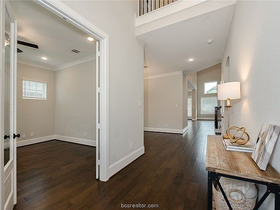 5th image of 4413 Egremont Pl
