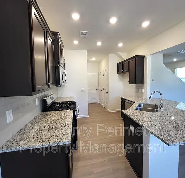 52 Berry Dr — Photo 6
