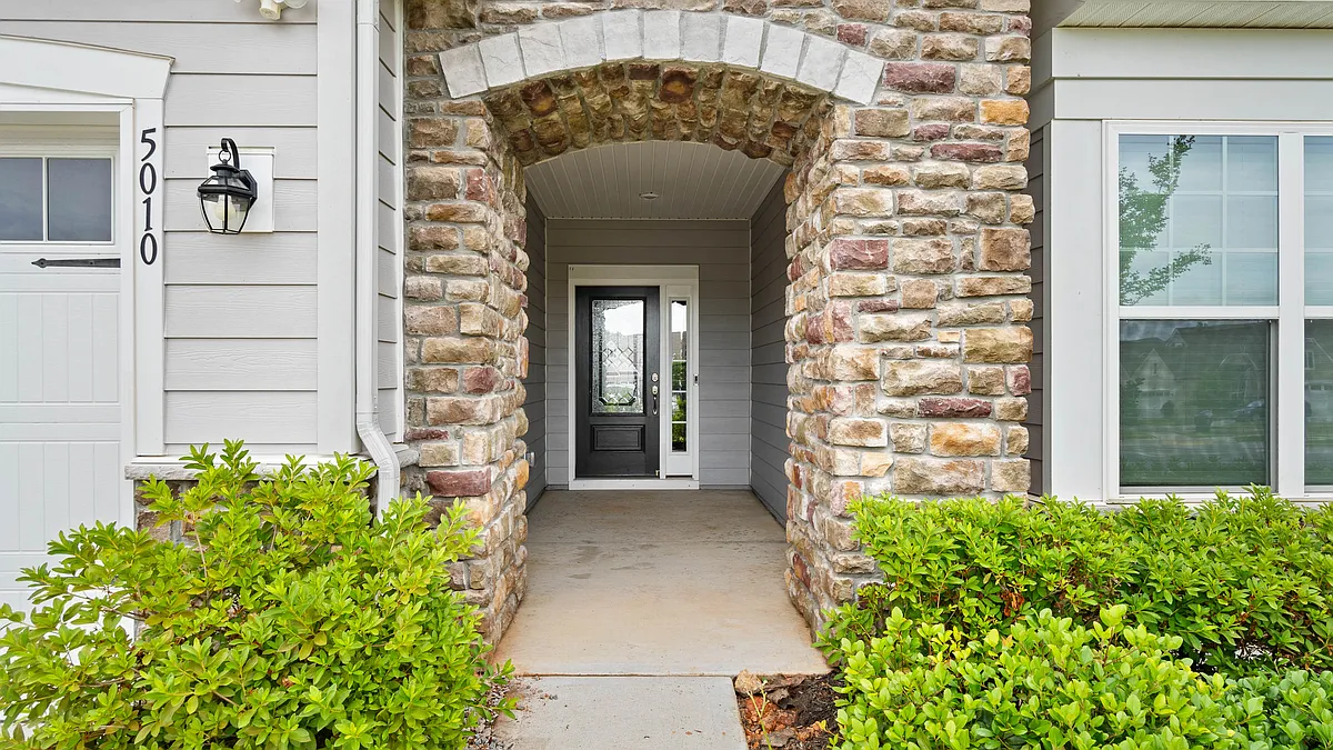 Building Photo - 5010 Warbler Way