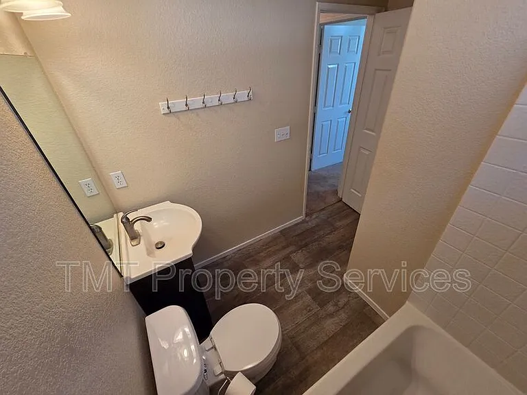 1717 Providence Way — Photo 21