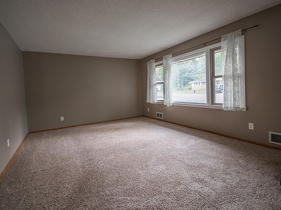2nd image of 631 17th Ave NW