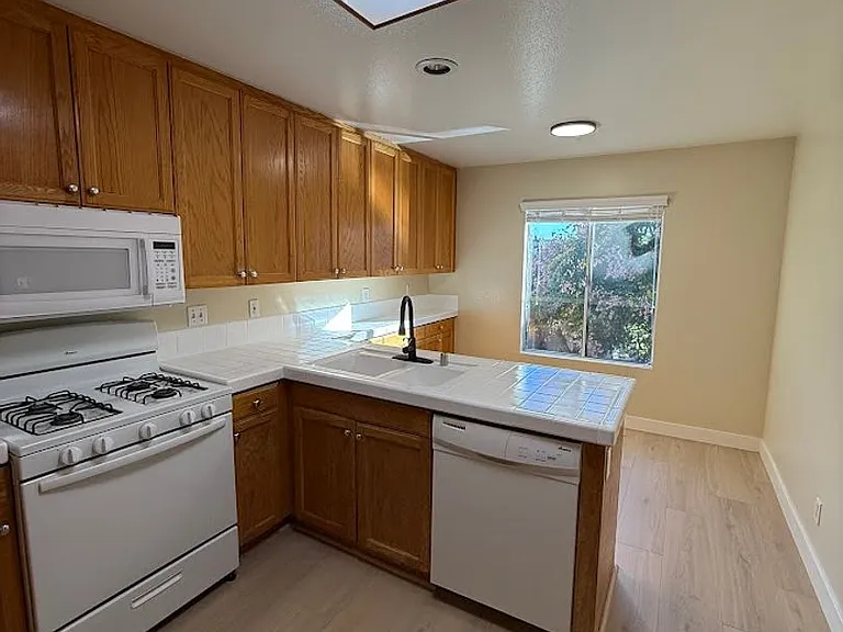 15766 Midwood Dr #4 — Photo 23