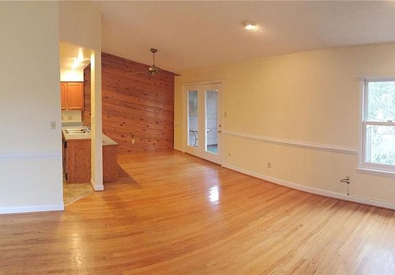 5th image of 737 Surfside Ave