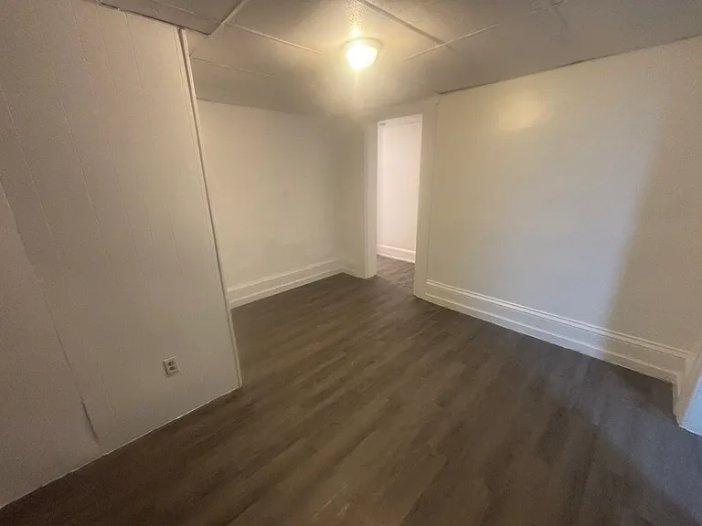 409 W Broad St #1 — Photo 8
