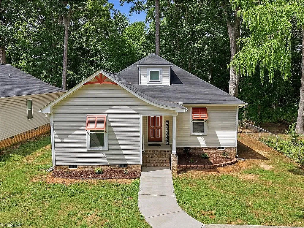 5006 Beale Avenue — Photo 1