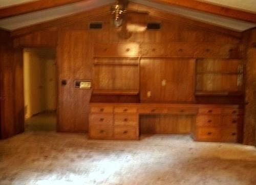 5th image of 205 E Walters Blvd